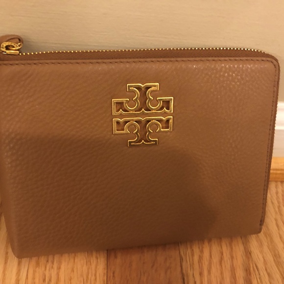 Tory Burch | Bags | Tory Burch Britten Large Zip Pouch | Poshmark